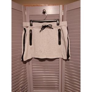 Fabletics Grey and Black Amara Athletic Skirt- Size XL- NWT